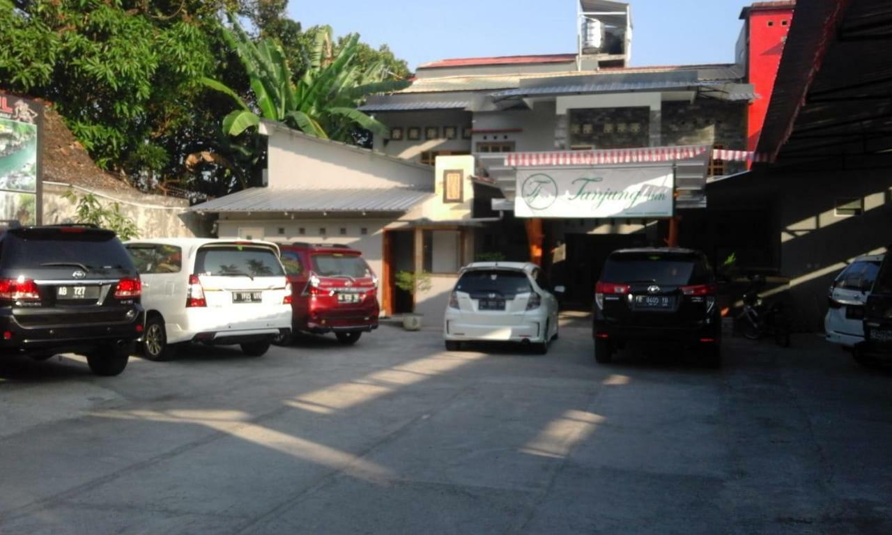 Tanjung Inn Wonosari Экстерьер фото